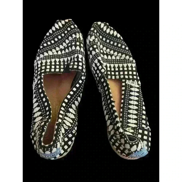TOM’s Espadrilles Black & White Women’s Size 7 - Picture 1 of 4